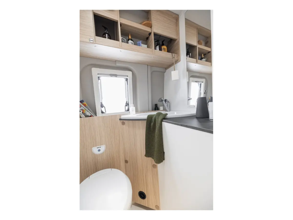 Bano de la camper Sunlight Cliff 601